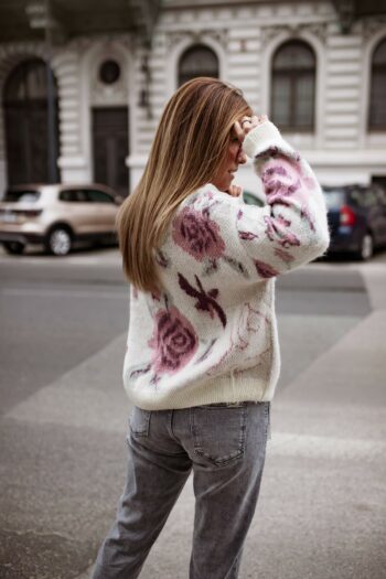 Pullover mit Blumendruck in Rosa von Bastet Fashion Pullover / Strickjacken Abeli Exclusive Fashion
