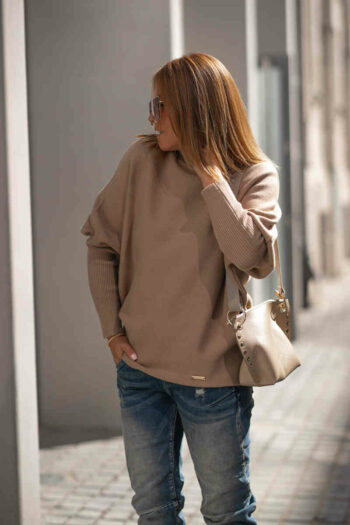 Kuscheliger Oversize-Pullover in Beige von BASTET Fashion Hoodies / Shirts / Tunika Abeli Exclusive Fashion