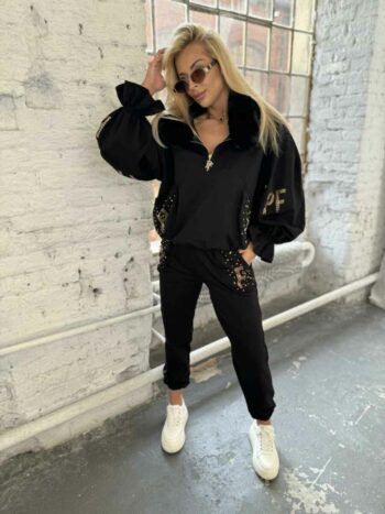 Eleganter Zweiteiler in Schwarz mit Gold-Highlights von Paparazzi Fashion Hoodies | Shirts | Tunika Abeli Exclusive Fashion